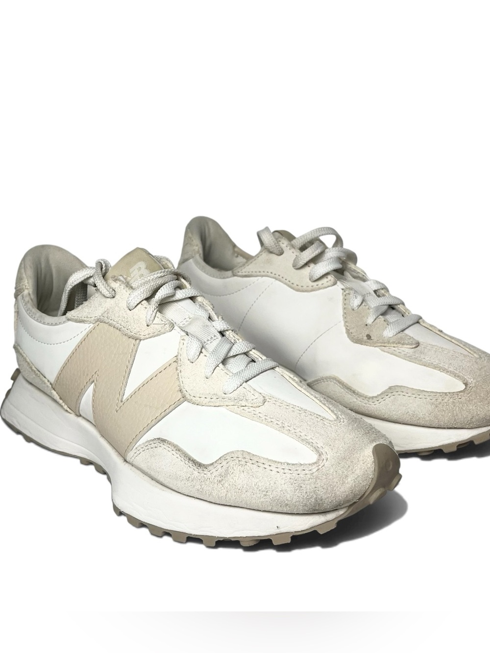 New Balance Women's 327 Sneaker
Women’s Size 10